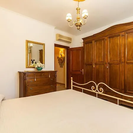 Апартаменты Orientale 205 *